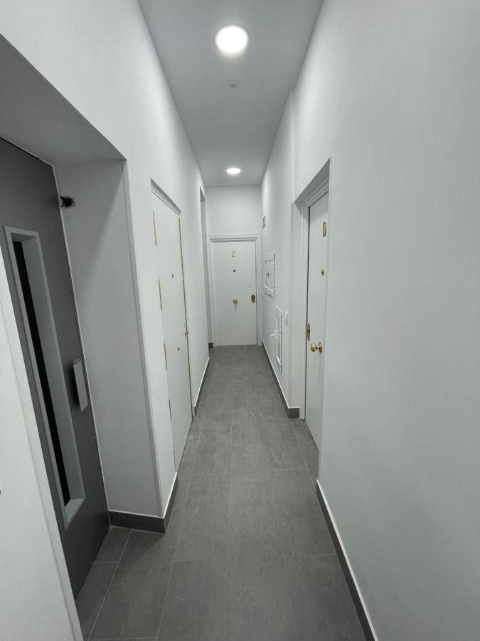Suara Apartamentos 1 Madrid Buitenkant foto