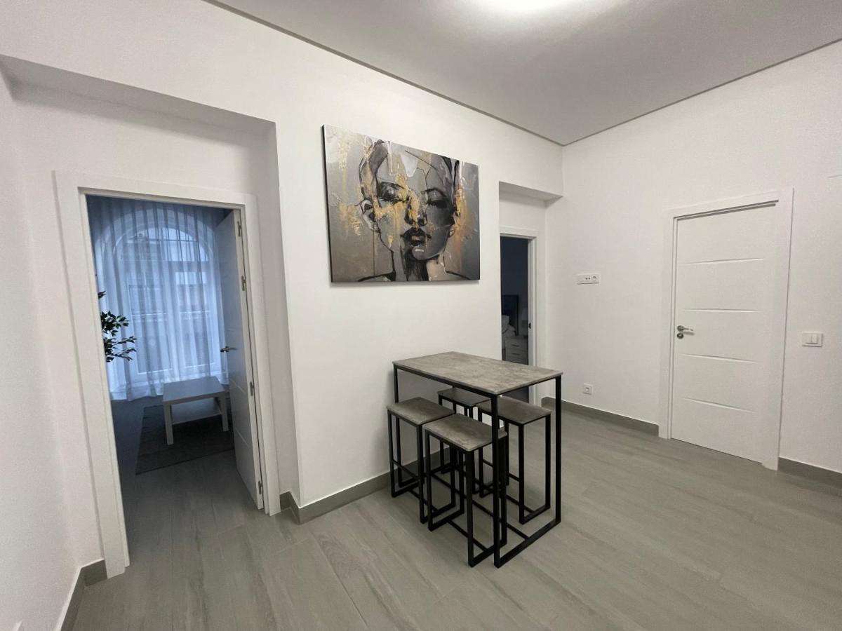 Suara Apartamentos 1 Madrid Buitenkant foto
