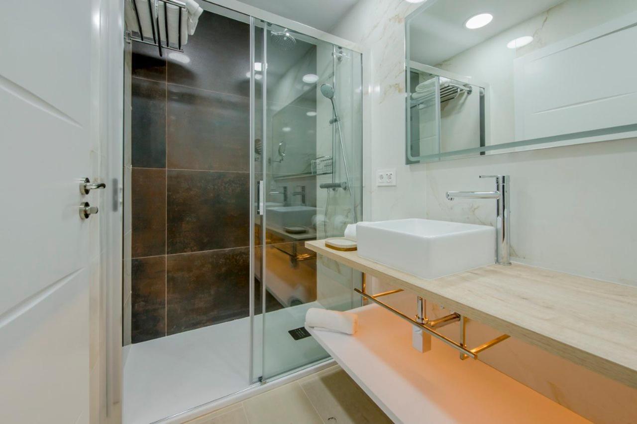 Suara Apartamentos 1 Madrid Buitenkant foto